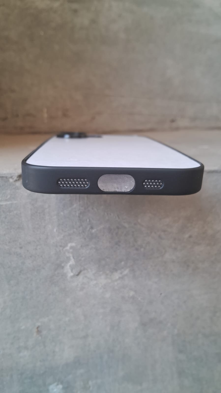 Iphone 17 back cover